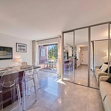 Appartement Sea Tropez-grand Studio, Terrasse Vue Mer, Garage *
