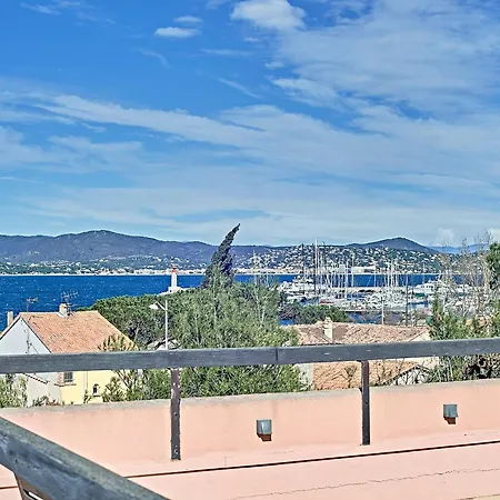 Sea Tropez-grand Studio, Terrasse Vue Mer, Garage شقة